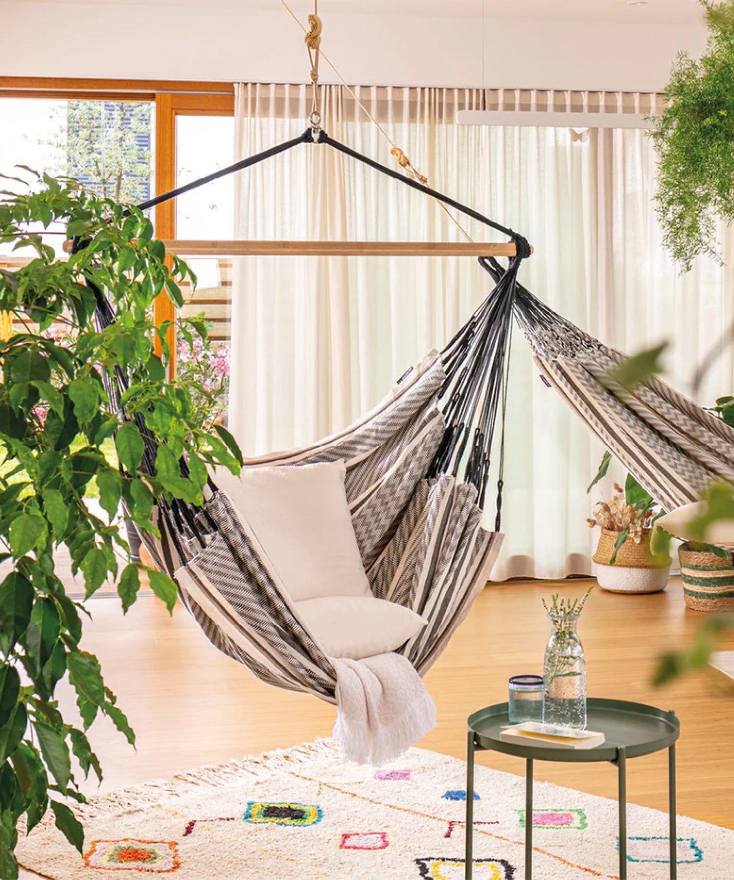Swing chairs